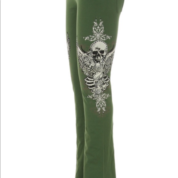 💥SOLD OUT!!💥 Plus Size Jeggings w/Skull Print - Picture 5 of 6